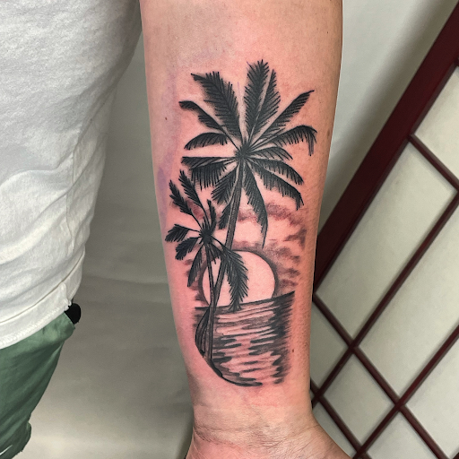 Explore endometriosis tattoo ideas, creative tattoo ideas in Amsterdam, available at Spoken Hand Tattoo