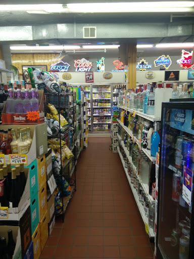 Liquor Store «Richards Wine & Spirits», reviews and photos, 175 Wolcott Square, Hyde Park, MA 02136, USA