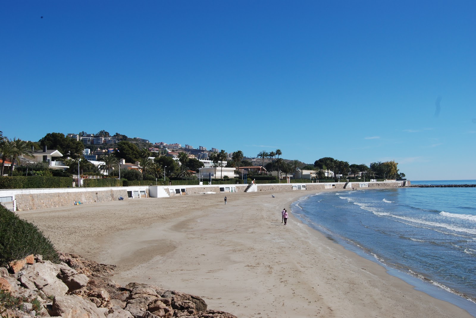 Valokuva Platgeta Torrebellberista. pinnalla ruskea hiekka:n kanssa
