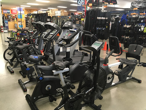 Sporting Goods Store «Play It Again Sports & Hockey», reviews and photos, 16929 WA-99 #110, Lynnwood, WA 98037, USA