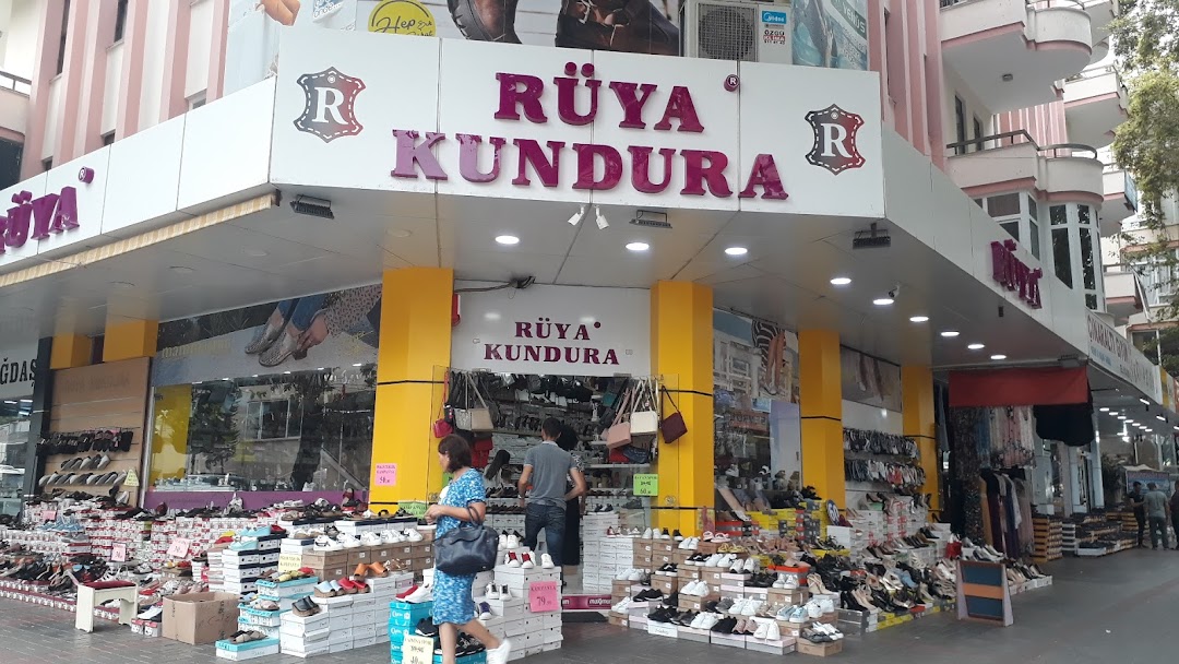 Rya Kundura