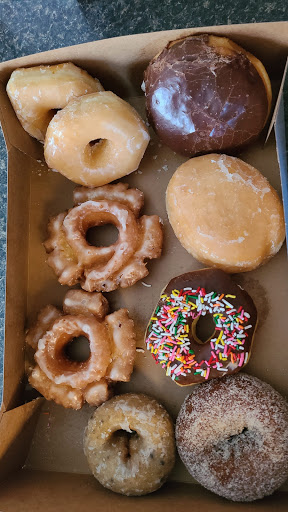 Donut Shop «I Love Donuts», reviews and photos, 601 N Main St C, Shelbyville, TN 37160, USA