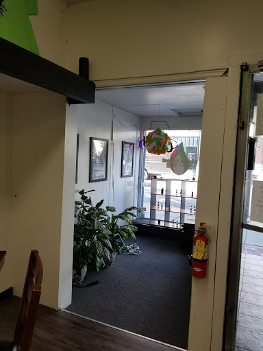 Vaporizer Store «Green Forest Vapor Shop Electronic Cigarettes», reviews and photos, 106 E Main St, Belleville, IL 62220, USA