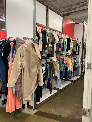 Clothing Store «Old Navy», reviews and photos, 3581 N Freeway Blvd, Sacramento, CA 95834, USA