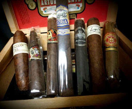 Tobacco Shop «Crescent Springs Tobacco & Liquor», reviews and photos, 535 Buttermilk Pike, Crescent Springs, KY 41017, USA