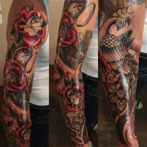 Explore daisy tattoo ideas, creative tattoo ideas in Kingsford, available at Deft Tattoo Studio