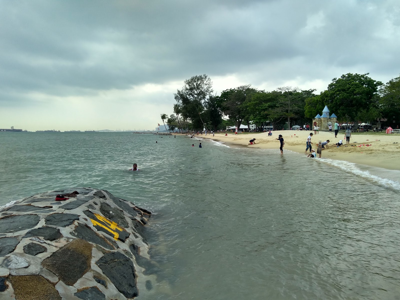 Fotografie cu East Coast Beach II - locul popular printre cunoscătorii de relaxare