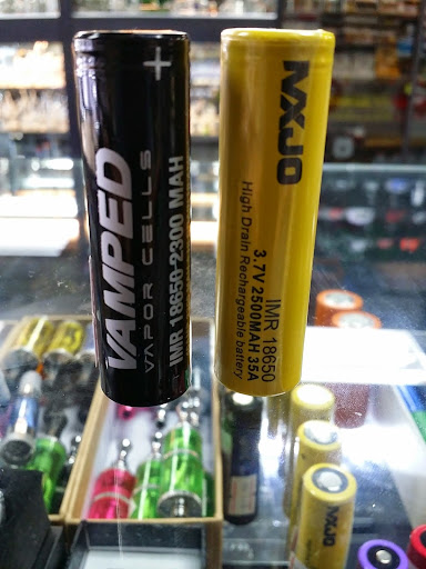 Tobacco Shop «THE GREENMILE VAPE & SMOKE SHOP», reviews and photos, 2014 W Bullard Ave, Fresno, CA 93711, USA