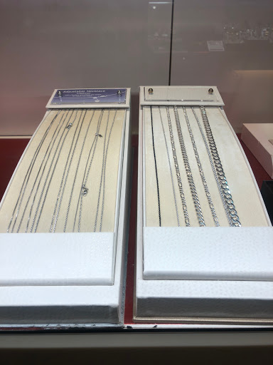 Jewelry Store «Kay Jewelers», reviews and photos, 300 The Bridge St Suite 114, Huntsville, AL 35806, USA