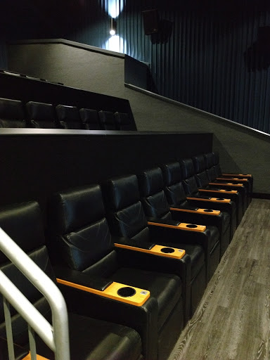 Movie Theater «Regal Cinemas Willoughby Commons 16», reviews and photos, 36655 Euclid Ave, Willoughby, OH 44094, USA