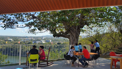 Rancho Tiscapa - 4PPG+R7F, frente al hospital escuela militar, Managua, Nicaragua