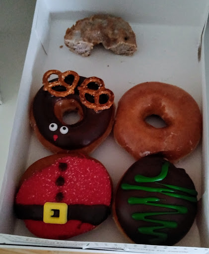 Bakery «Krispy Kreme Doughnuts», reviews and photos, 16415 NW Cornell Rd, Beaverton, OR 97006, USA