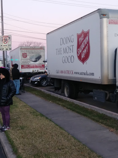 Thrift Store «The Salvation Army Family Store & Donation Center», reviews and photos, 2208 Washington Ave, Houston, TX 77007, USA