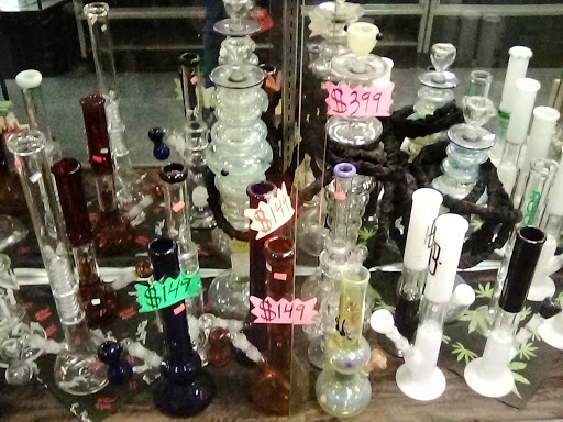 Tobacco Shop «Farah Smoke Shop», reviews and photos, 2345 Mission St, San Francisco, CA 94110, USA