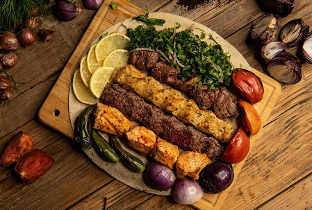 مطعم القرية التركية (فطور _ غداء _عشاء) 