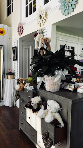 Florist «Cary Florist», reviews and photos, 100 Parkthrough St, Cary, NC 27511, USA