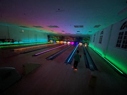 Bowling Alley «Wilmette Bowling Center Inc», reviews and photos, 1903 Schiller Ave, Wilmette, IL 60091, USA