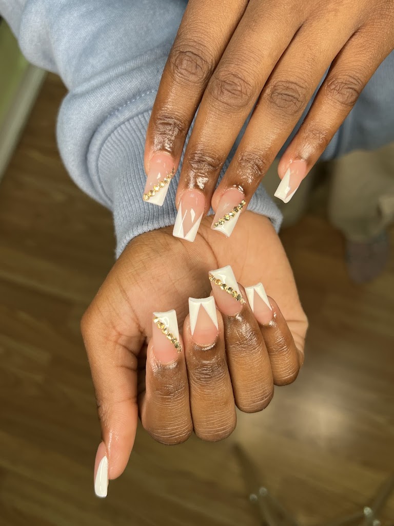 Queen Nails 15122