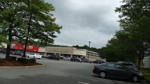 Book Store «Barnes & Noble», reviews and photos, 444 Broadway, Saugus, MA 01906, USA