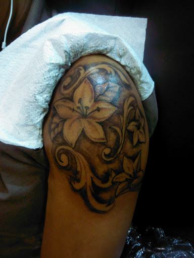 Tattoo Shop «hollywood ink», reviews and photos, 809 S Danny Thomas Blvd, Memphis, TN 38126, USA