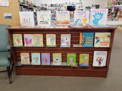 Used Book Store «Used Book Superstore», reviews and photos, 256 Cambridge St, Burlington, MA 01803, USA