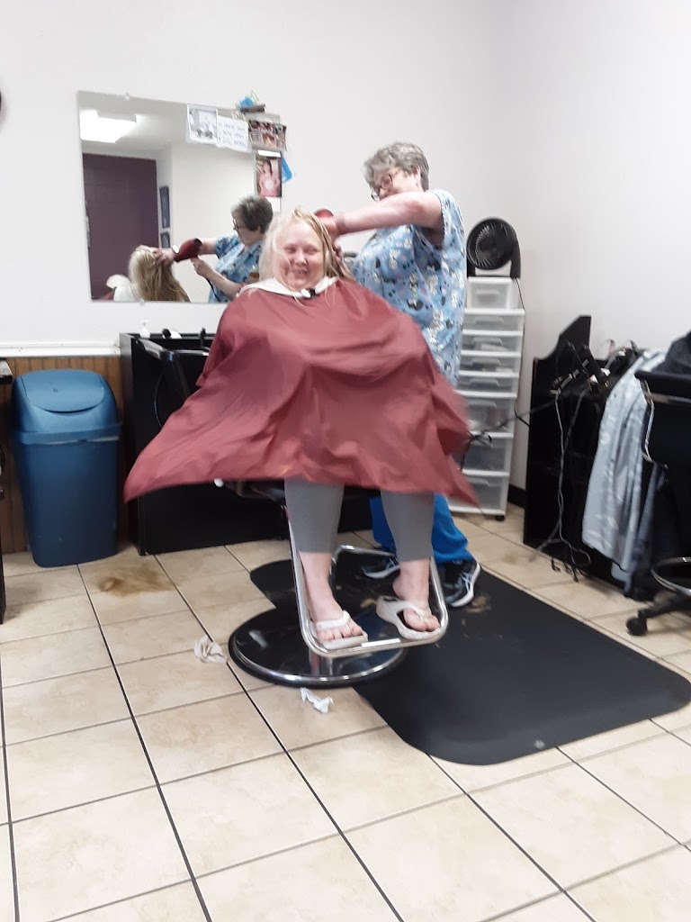 Judy's Family Haircare and Nails 39563