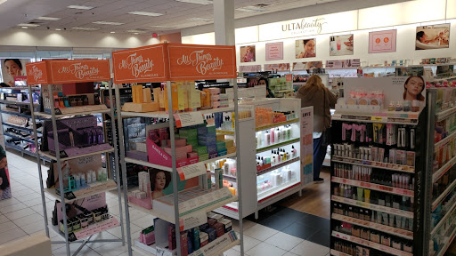 Hair Salon «Ulta Beauty», reviews and photos, 11850 Pines Blvd, Pembroke Pines, FL 33025, USA