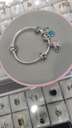 Jewelry Store «Diamonds & Co», reviews and photos, 141 Towne Center Cir, Sanford, FL 32771, USA