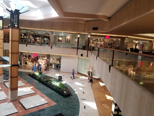 Computer Store «Apple Northbrook», reviews and photos, 1310 Northbrook Ct, Northbrook, IL 60062, USA