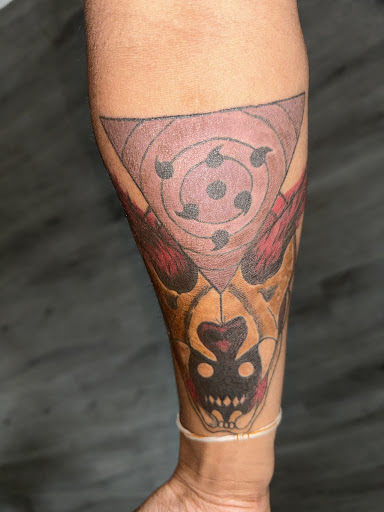 Explore tattoo sleeve ideas for women, creative tattoo ideas in Springfield, available at InkI.Adore