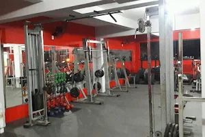 Central Fitness Academia image