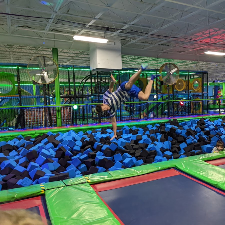 Rebounderz Grand Rapids - Indoor Trampoline and Adventure Park