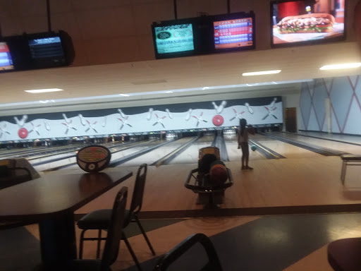 Bowling Alley «First Frame Bowl L.L.C», reviews and photos, 950 Eagle Ridge Mall Entrance, Lake Wales, FL 33859, USA