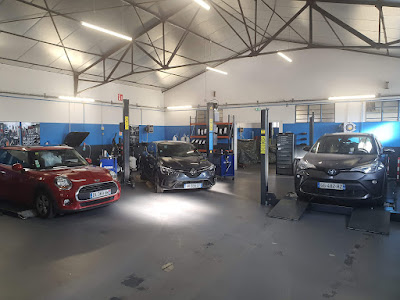 OCCASIONS LYON AUTOS ET OUVERTURE JANVIER 2023 D UN CENTRE SPEEDY DECINES à Décines-Charpieu