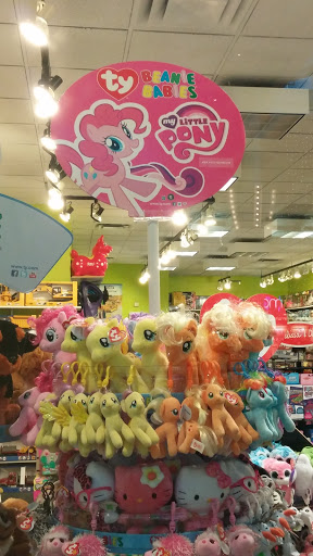 Shopping Mall «Emerald Square», reviews and photos, 999 S Washington St, North Attleborough, MA 02760, USA