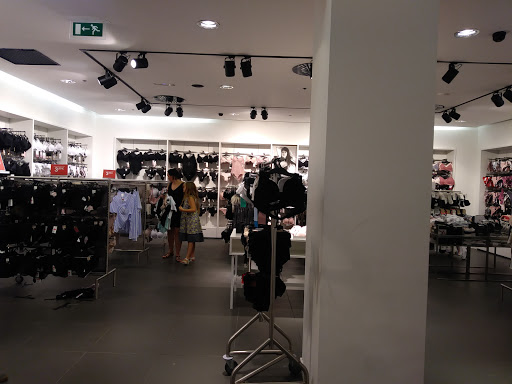 H&M