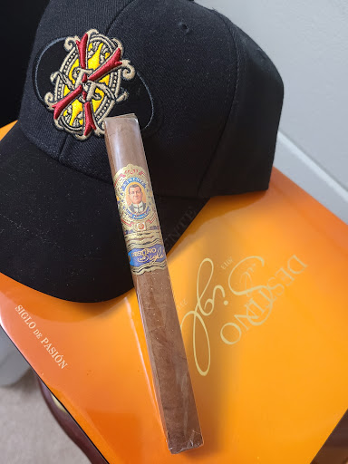 Cigar Shop «Cigar Hut», reviews and photos, 1172 Estero Blvd # 103, Fort Myers Beach, FL 33931, USA