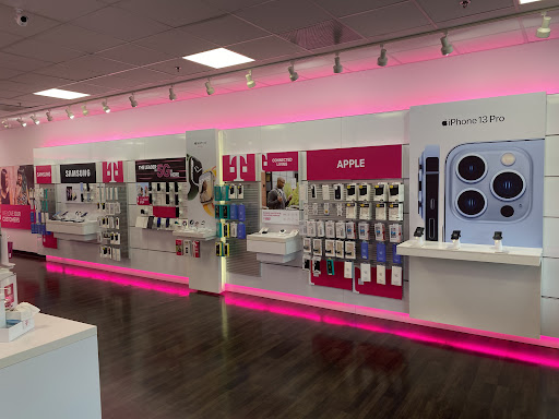 Cell Phone Store «T-Mobile», reviews and photos, 202 S Washington St, Oxford, MI 48371, USA