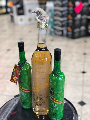 Liquor Store «Hill Town Liquor», reviews and photos, 3610 W Jefferson Blvd #200, Dallas, TX 75211, USA