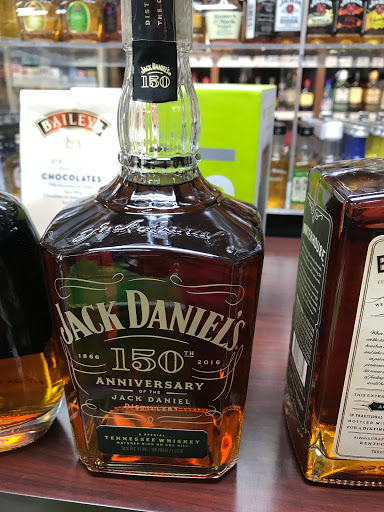 Liquor Store «Liquor Warehouse», reviews and photos, 10332 US-441, Leesburg, FL 34788, USA