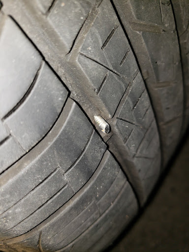 Tire Shop «Discount Tire Store - Shelby Township, MI», reviews and photos, 51073 Shelby Pkwy, Shelby Charter Township, MI 48315, USA