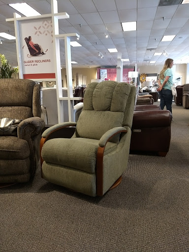 Furniture Store «La-Z-Boy», reviews and photos, 2647 N Elston Ave, Chicago, IL 60647, USA