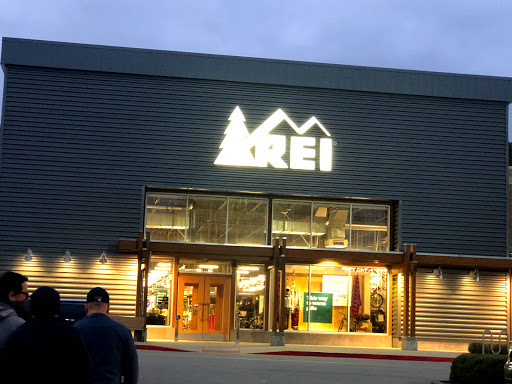 Camping Store «REI», reviews and photos, 7531 North Point Pkwy, Alpharetta, GA 30022, USA