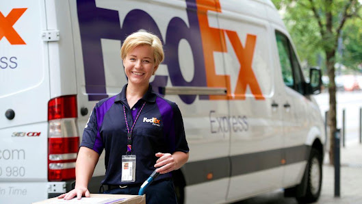 FedEx Station Pol. Ind. El Cruce, C. la Toscana, nave 51, 52, 23710 Bailén, Jaén, España