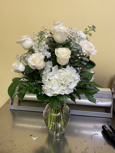 Florist «J.W. Becker Flowers & Gifts», reviews and photos, 225 Jericho Turnpike, Floral Park, NY 11001, USA
