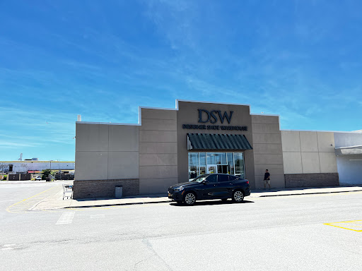 Shoe Store «DSW Designer Shoe Warehouse», reviews and photos, 345 Rockaway Turnpike, Lawrence, NY 11559, USA