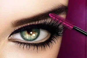 Luxury Lashes image