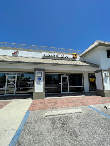 Shipping and Mailing Service «The UPS Store», reviews and photos, 2614 Tamiami Trail N, Naples, FL 34103, USA
