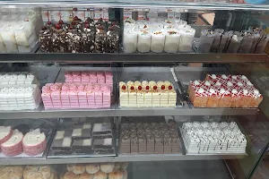Saravana's bakery &sweets image