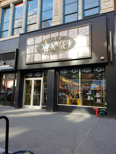 Shoe Store «Journeys», reviews and photos, 42B W 14th St, New York, NY 10011, USA
